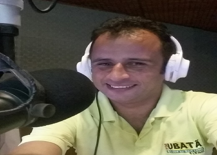 foto-léo-santos-locutor-comercial-1